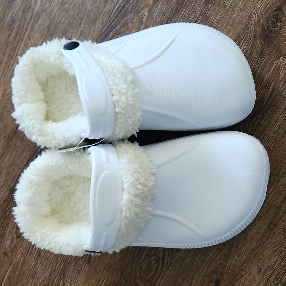 NWT Kids Foamwalk White Furry Lined Clogs, size 13/1 - Picture 4 of 11